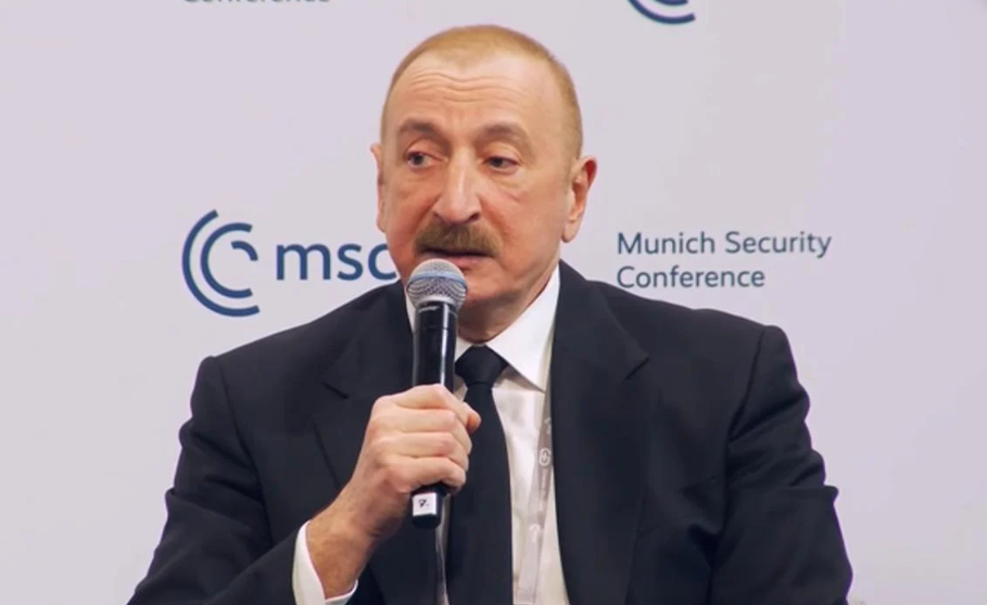 Азербайджан закрив повітряний простір на кордоні з Іраном